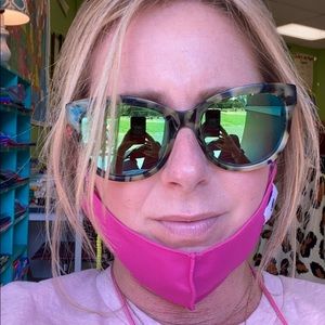 Meet your Posher, Carla